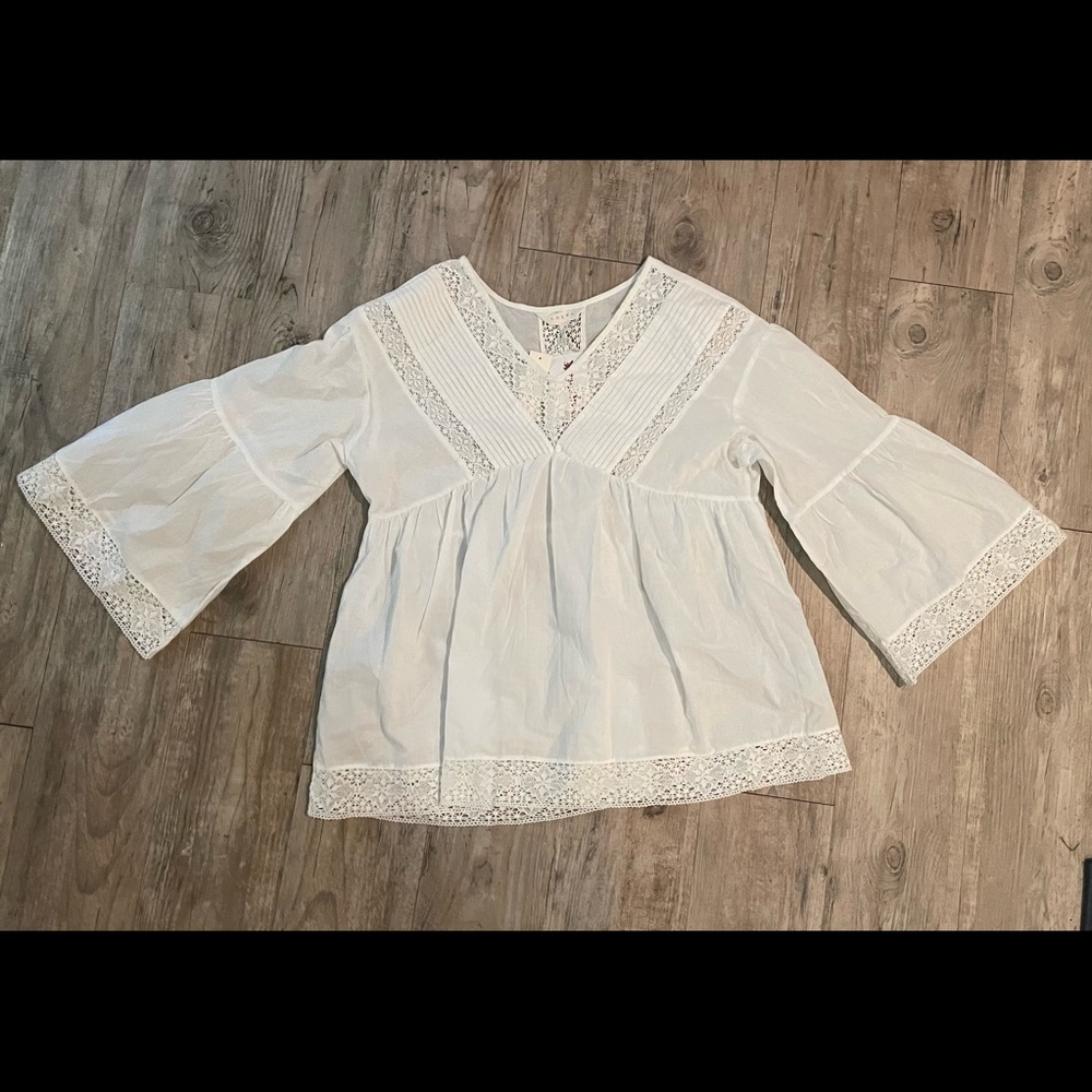 NWT White Adiva Lace Peasant Blouse - Size M